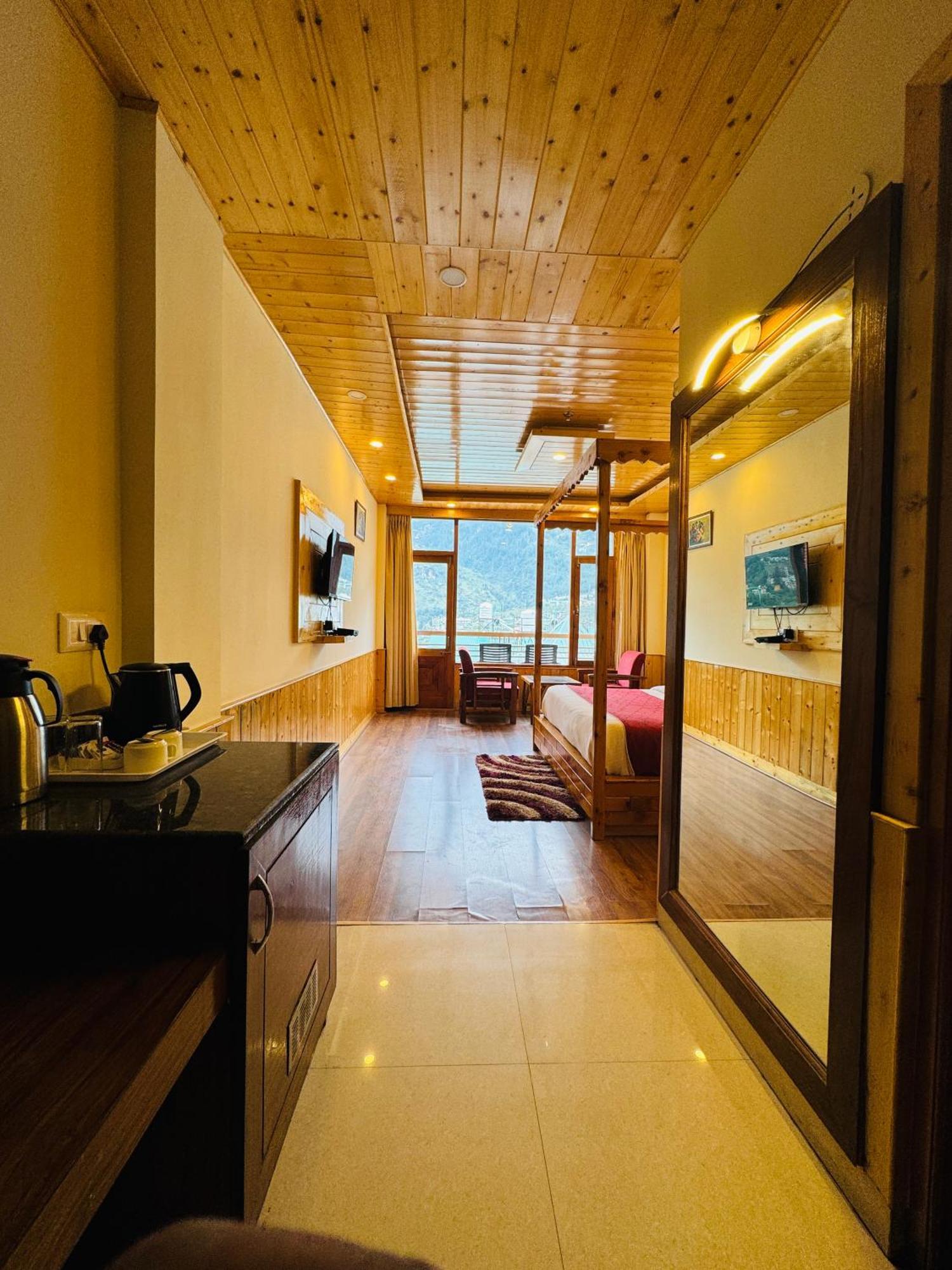 Swastik Grand Manali Hotel Luaran gambar