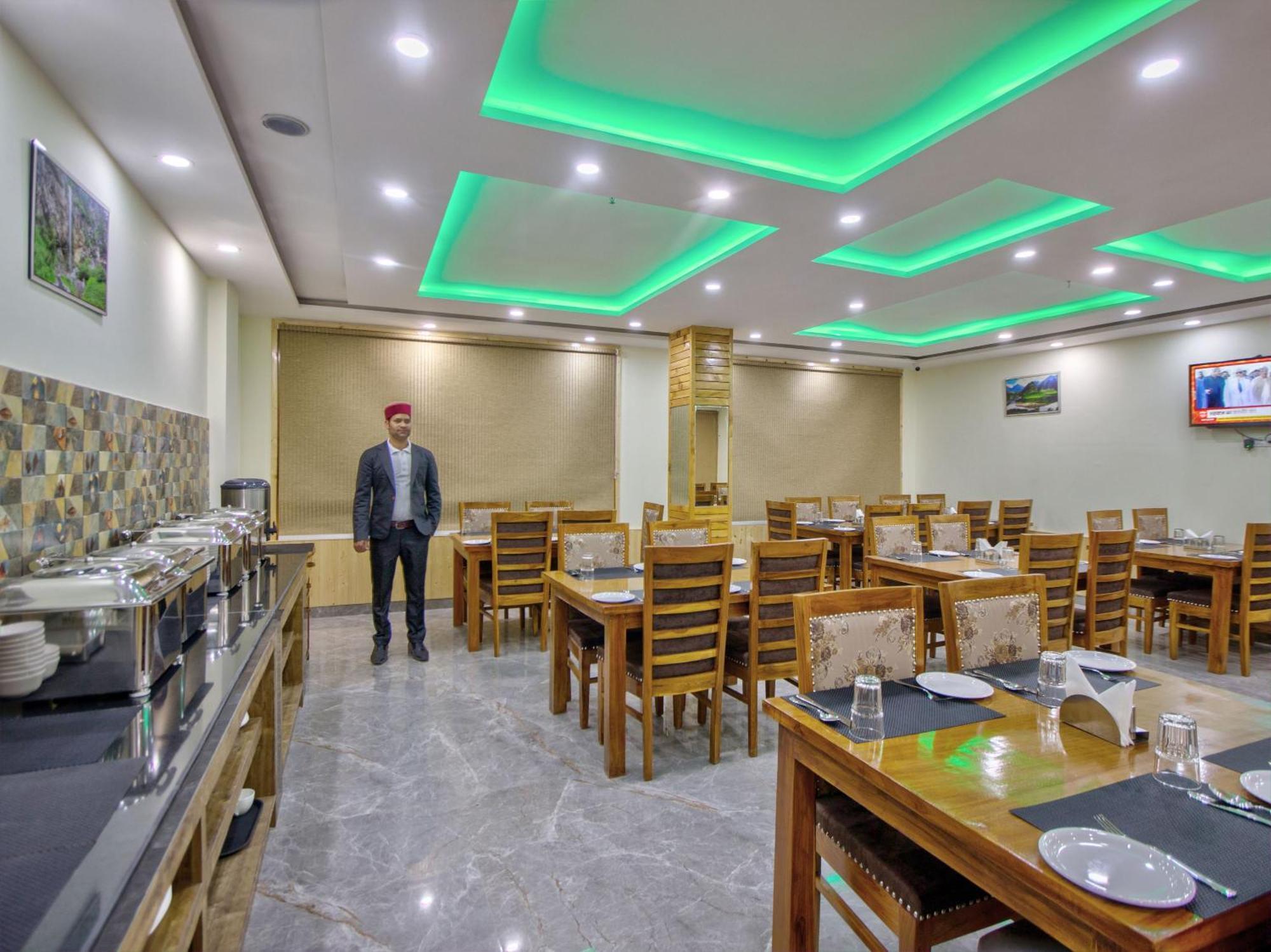 Swastik Grand Manali Hotel Luaran gambar