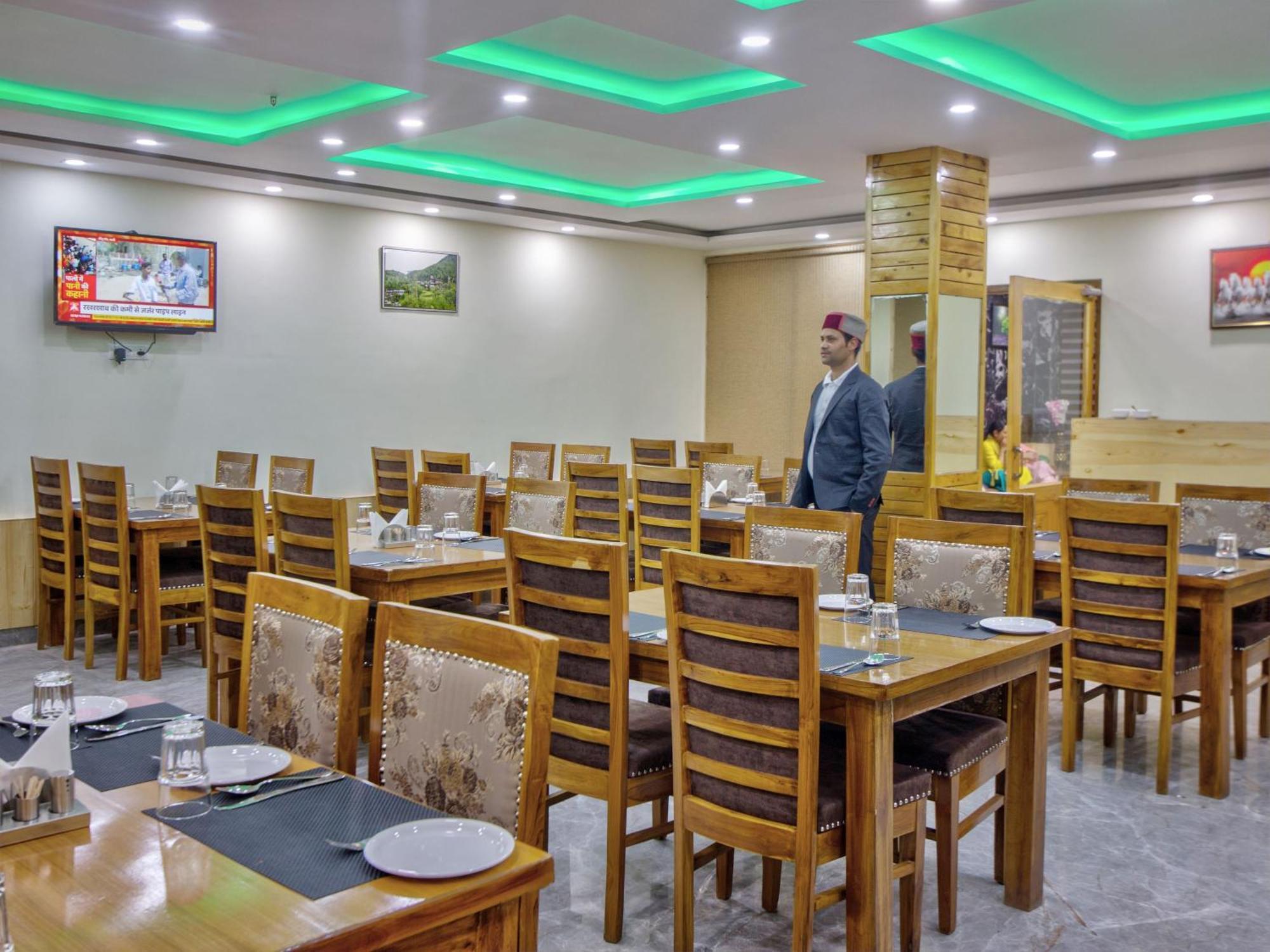 Swastik Grand Manali Hotel Luaran gambar