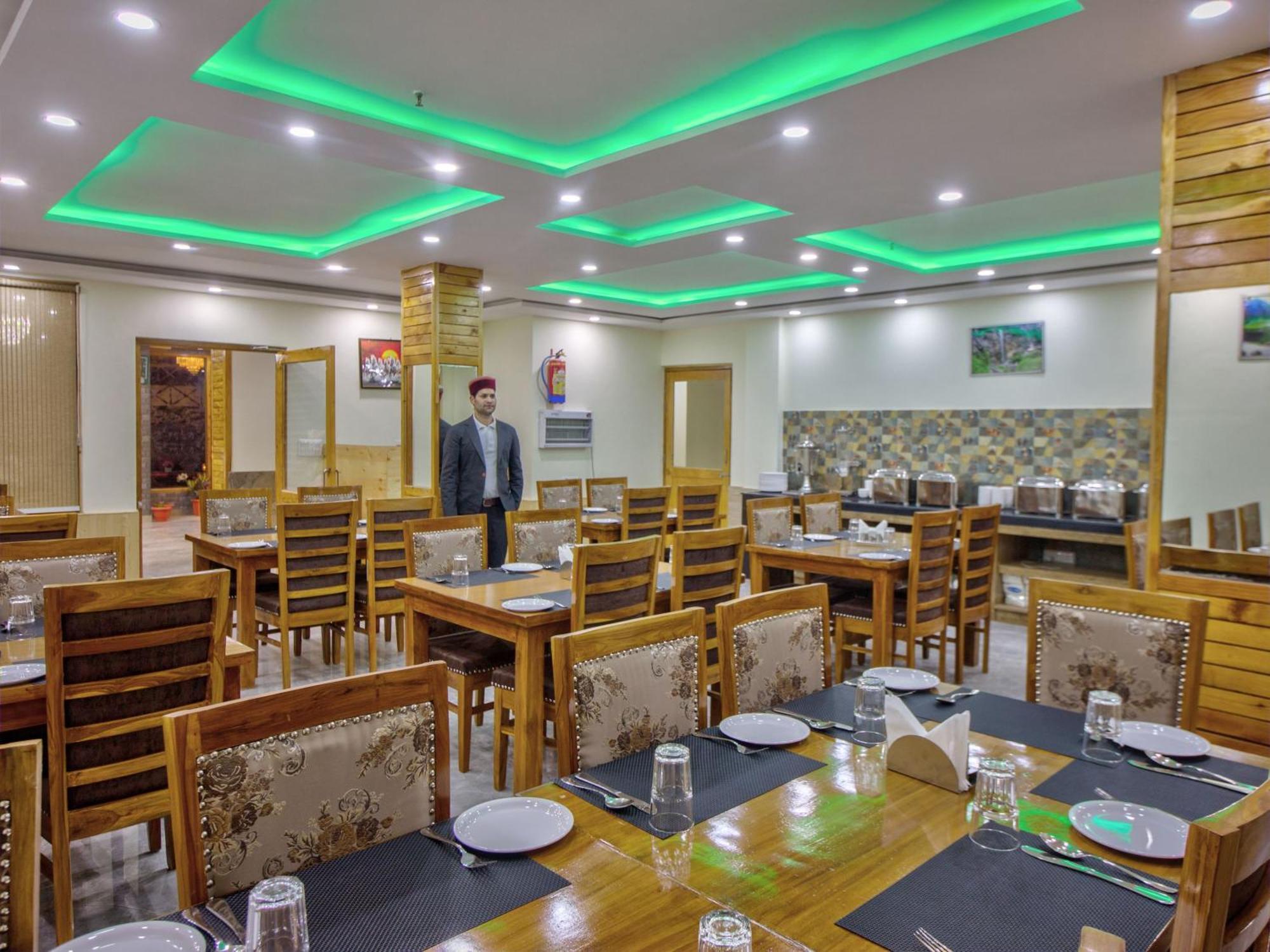 Swastik Grand Manali Hotel Luaran gambar