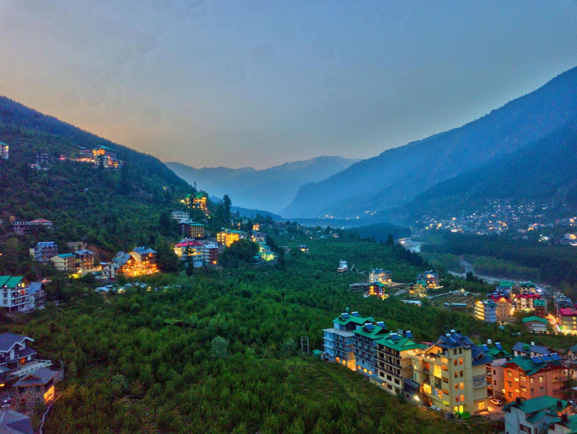Swastik Grand Manali Hotel Luaran gambar